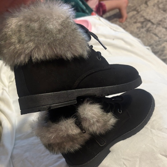 FabKids Black Cat Ears Boots with Gray Fur - Picture 5 of 6